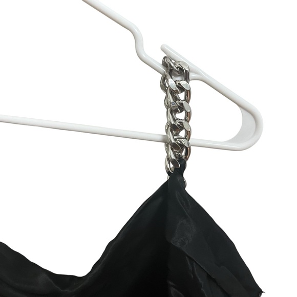 NWT Zara black satin one shoulder crop top blouse with chain strap size L - Picture 5 of 11